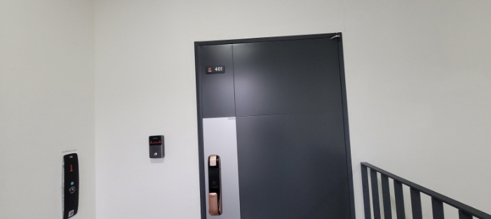 전유세대 출입문