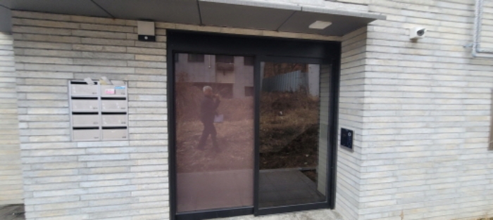 공동현관 출입문