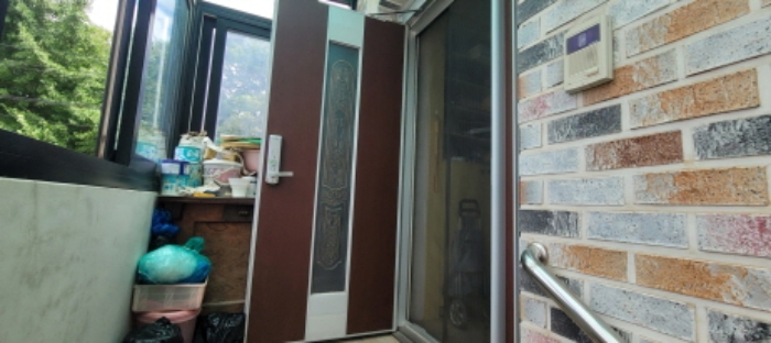 전유세대 출입문