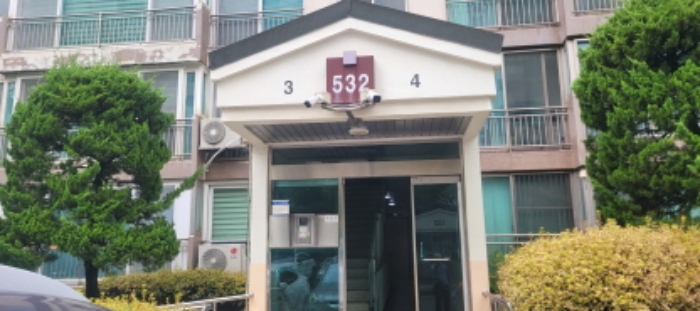 공동현관 출입문