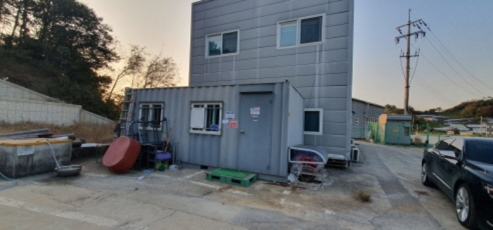 목록1 토지 지상에 소재하는 제시외 컨테이너 1동