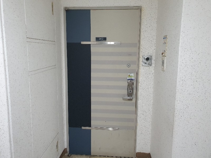 본건 내부 출입