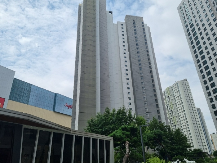 본건 남동측에서