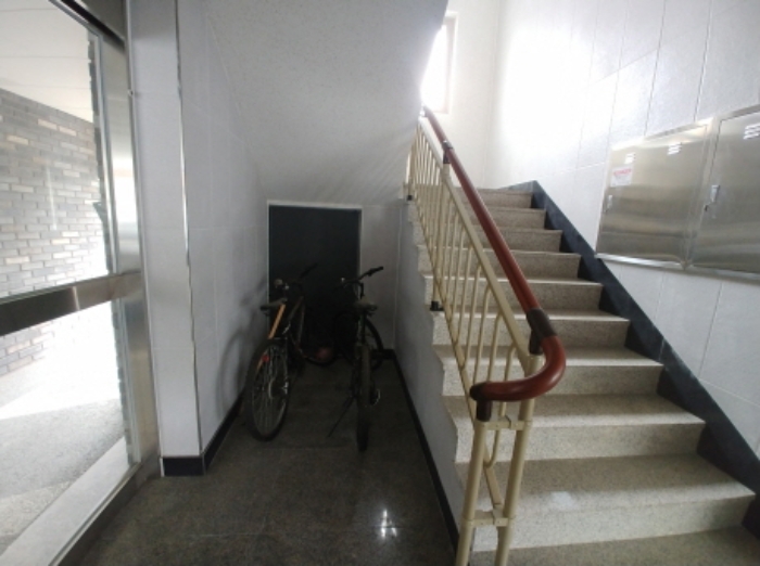 계단옆 창고