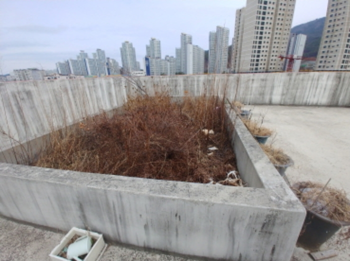 옥상 우측 제시