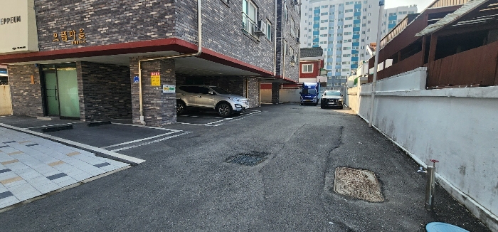 1층 주차장