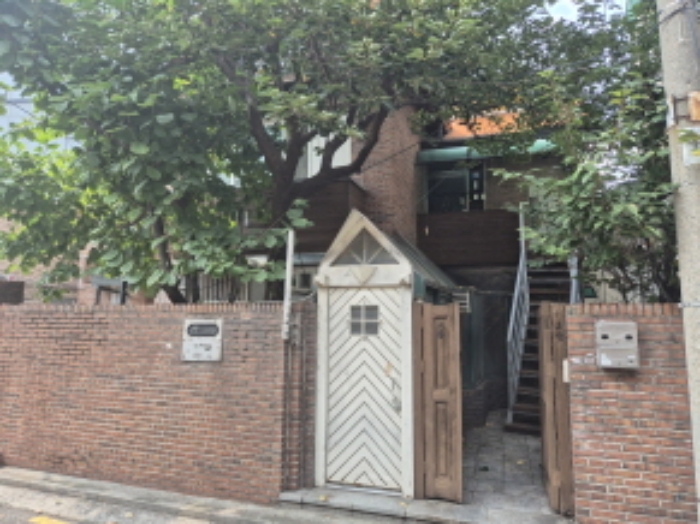 지하 출입구(흰