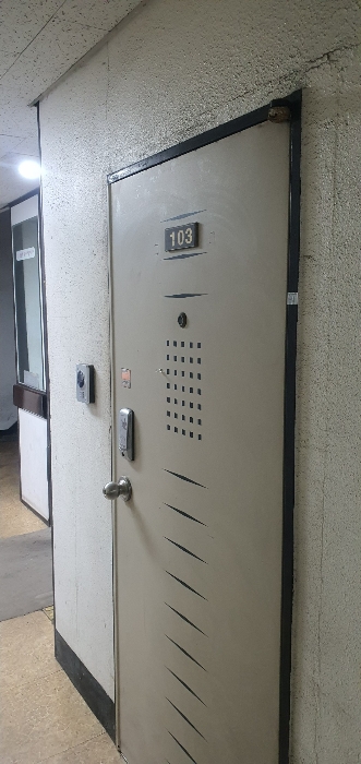 본건 입구 전경