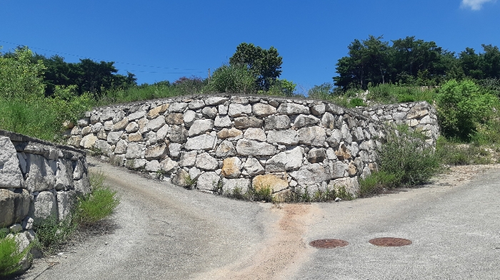 본건 번호 (3) 토지 남동측 법면 젼경