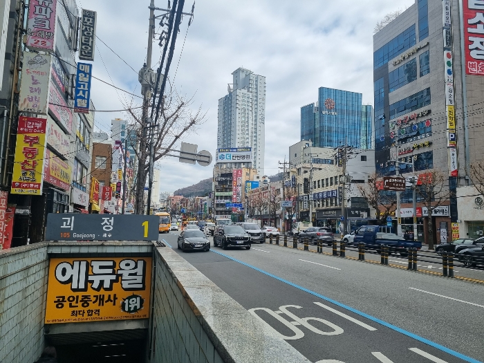남동측 접면도로