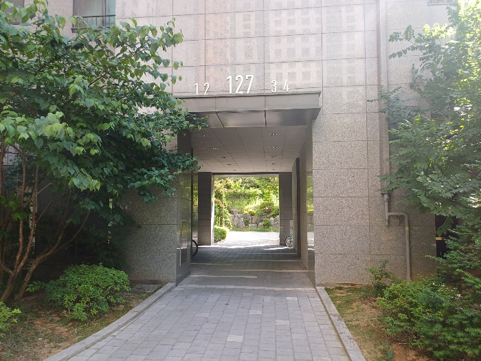 본건 외부 출입