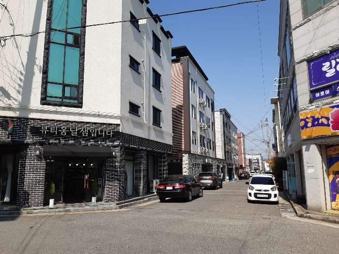 동측에서 본 주