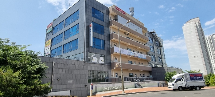 본건 건물 전경