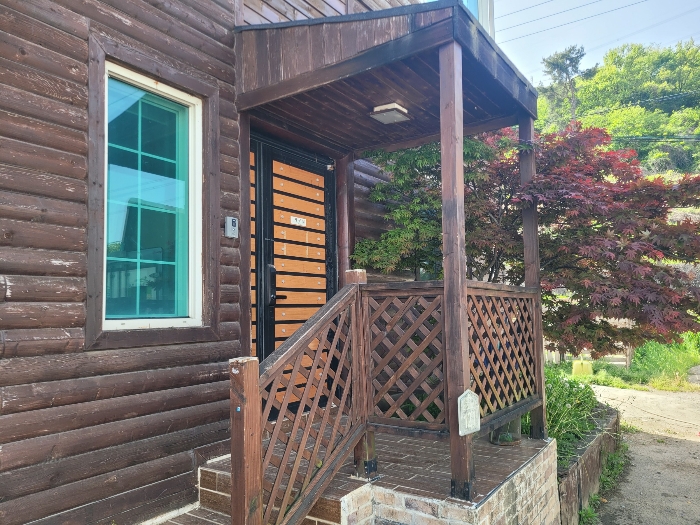 1층 현관출입구