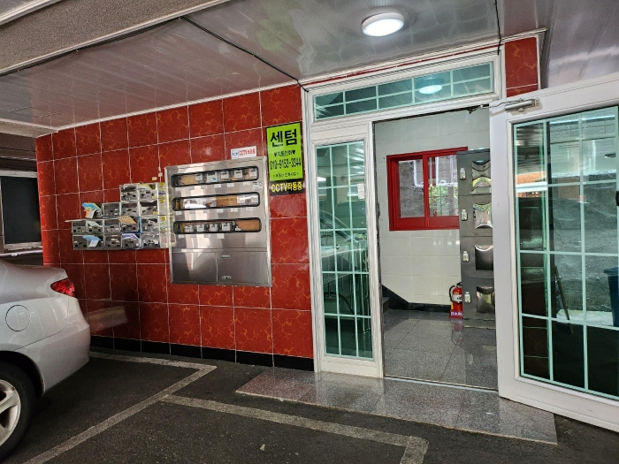 1층 공동출입문 전경