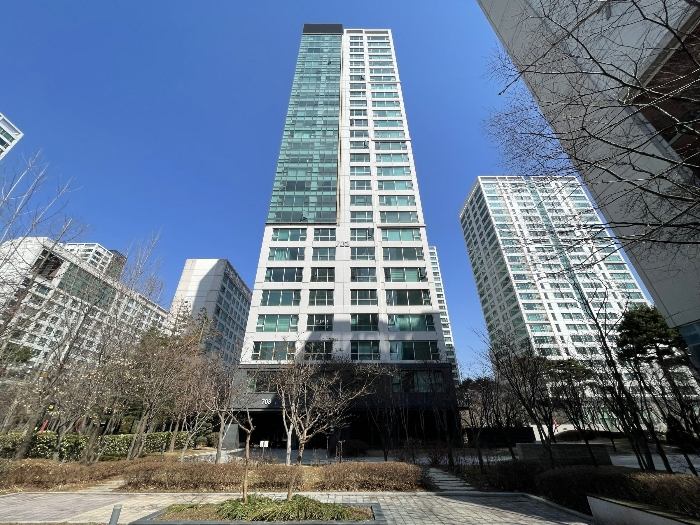 본건 소재 건물 전경