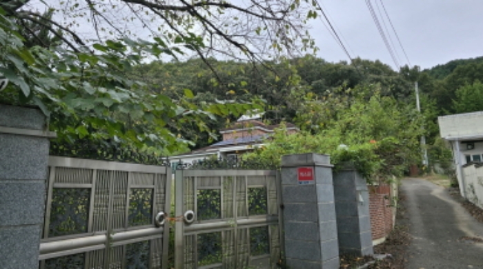 경북 칠곡군 동명면 구덕리 348.지상 가동 입구의 전경
