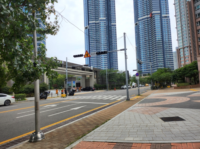 본건 단지 입구