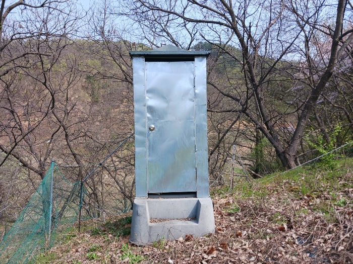 기호(1) 지상 이동가능한 제시외건물 근경