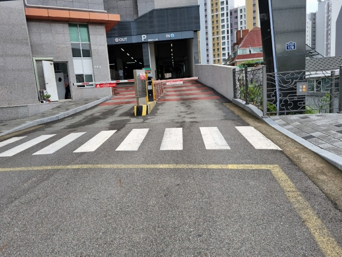 본건 주차장 입