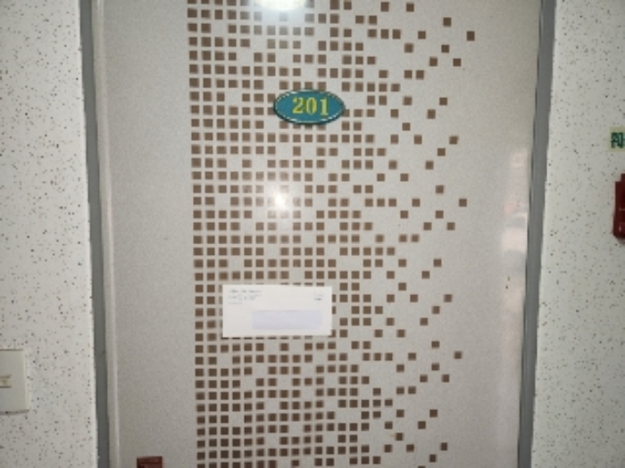 목록3 1층 201호 현관문 전경