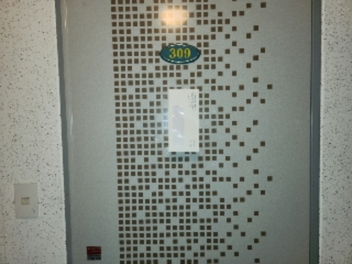 목록3 2층 309호 현관문 전경