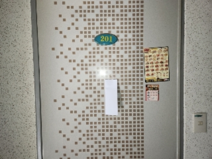 목록5 1층 201호 현관문 전경