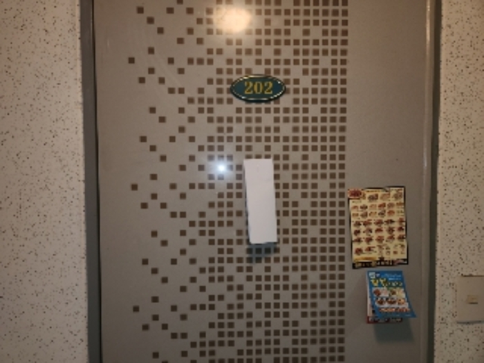 목록5 1층 202호 현관문 전경