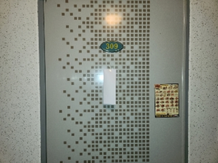 목록5 2층 309호 현관문 전경