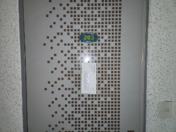 목록3 1층 203호 현관문 전경