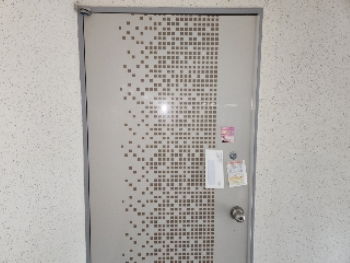 목록3 3층 주 출입구 전경(잠금되어 있음)