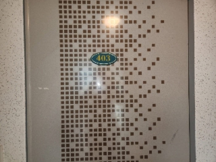 목록5 3층 403호 현관문 전경(비어있음)