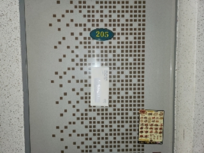 목록3 1층 205호 현관문 전경