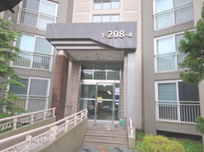 공동 출입구 모