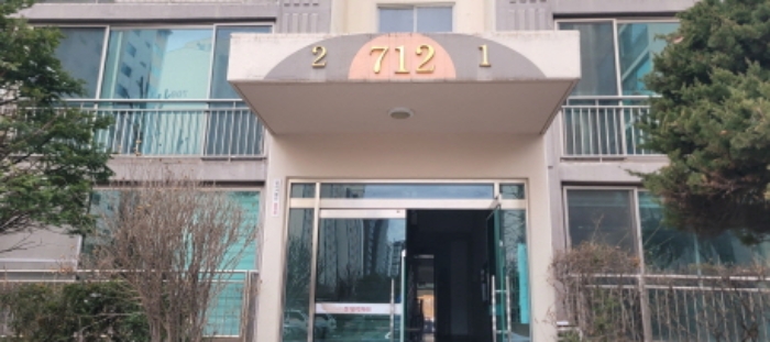 공동현관 출입문