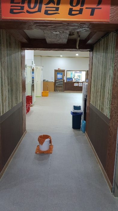 【 일련번호 3(5층 501호) : 인접건물과 연결된 내부 통로 】