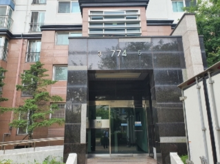 774동 3,5라인 출입문
