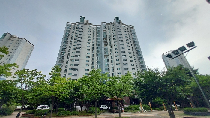 대상물건이 속한 건물 전경