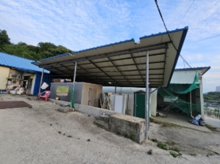 목적물 3 내 제시외 철골조 판낼지붕 가추