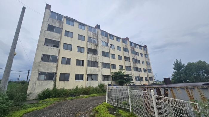 본건 및 제시외건물