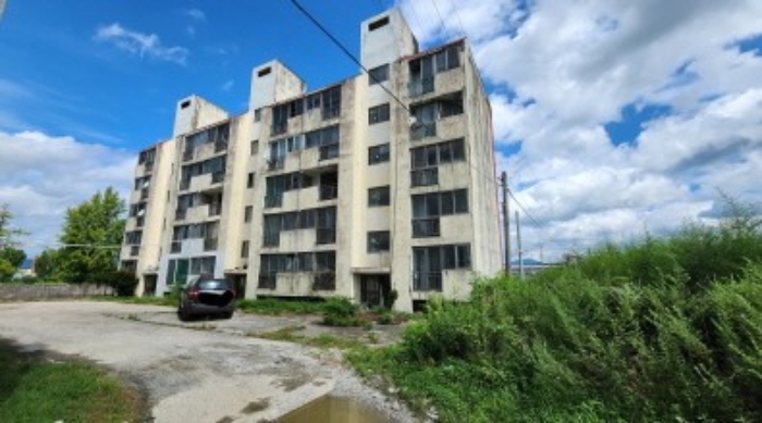 본건 전경 및 제시외 공단아파트 101동