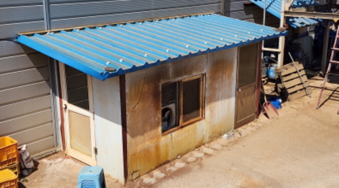 본건 2 제시외 조립식판넬 창고