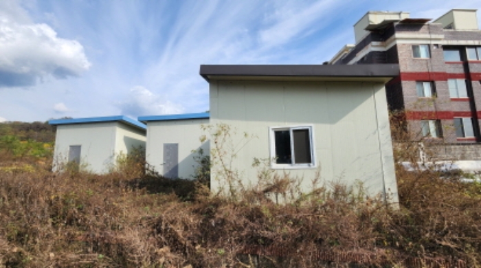 본건 9 제시외 조립식판넬 창고 3동