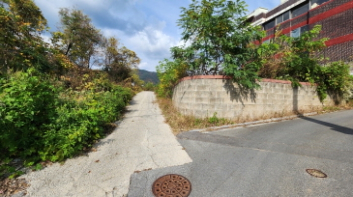 본건 2 전경 및 석축 소재