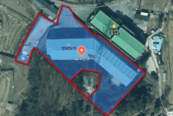 위성지도- 원부분이 부동산 표시목록 2번 토지로 송전탑이 있음