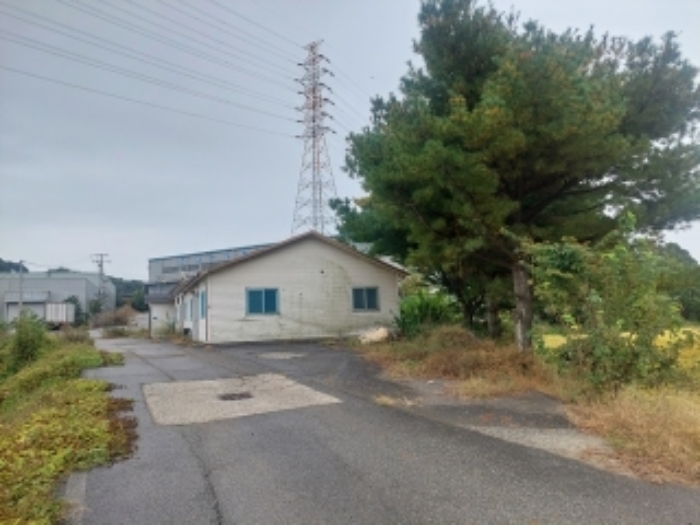 이건 공장건물 진입도로