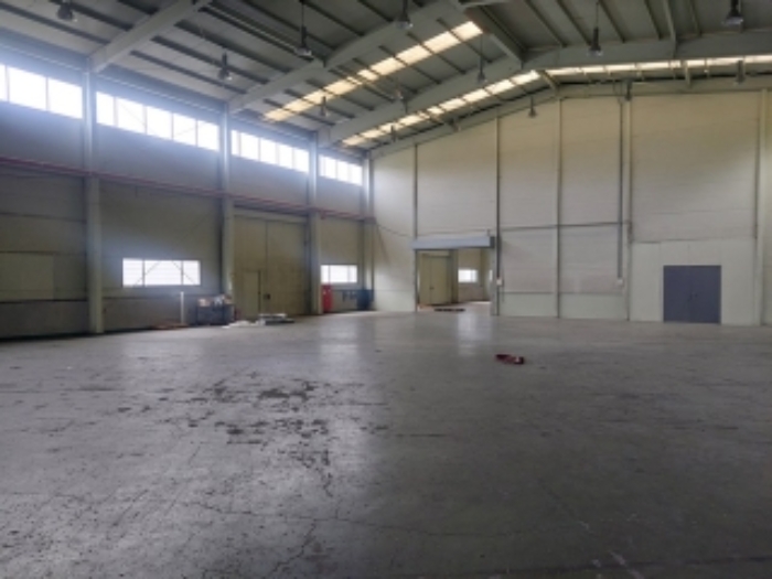 공장 건물 내부 사진