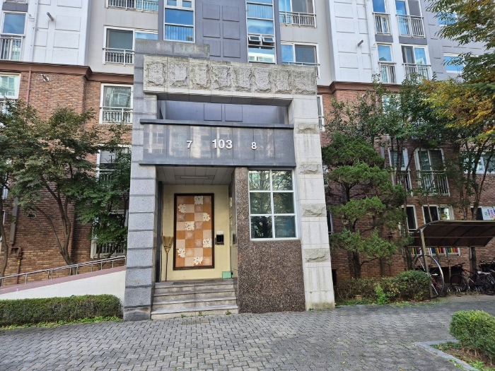 103동 출입구