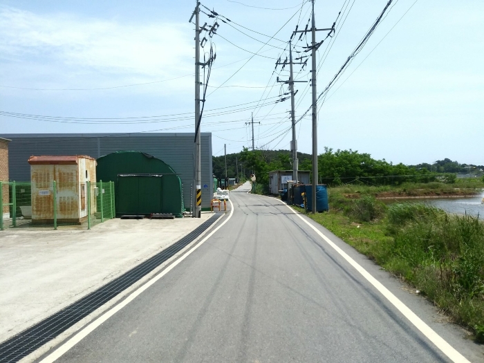 본건 북동측 도로 및 부근 전경