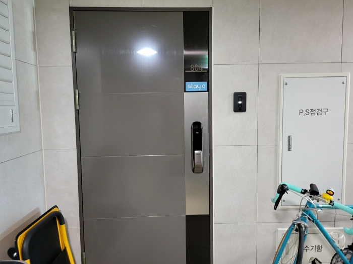 본건 출입문 전경 [104동 8층 804호]